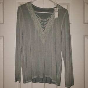 American Eagle long sleeve shirt